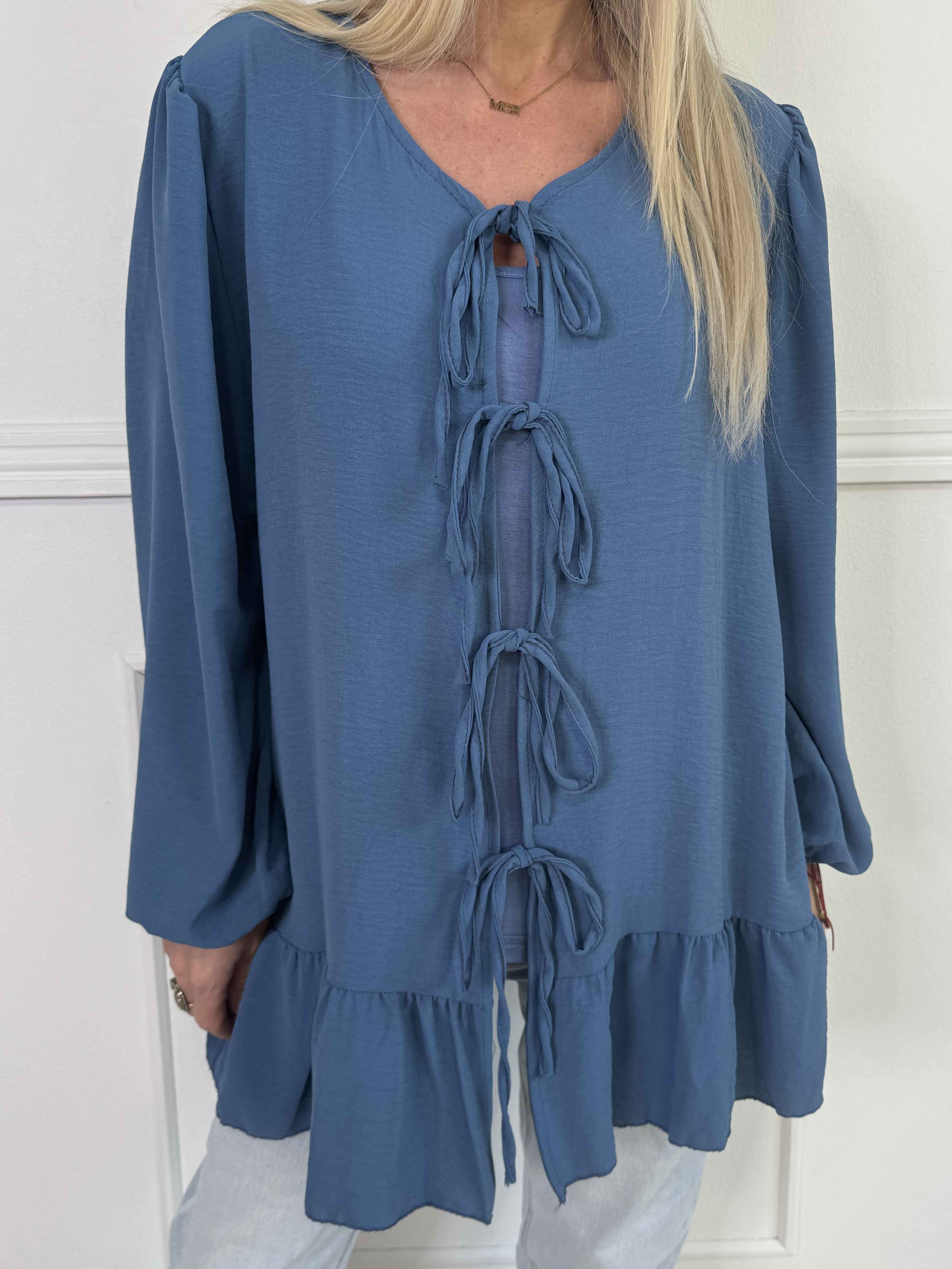 Leslie - Sød tunika i viskose med fine sløjfer foran